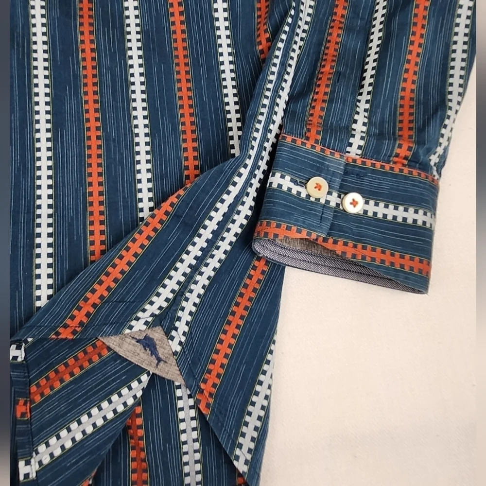 Tommy Bahama Button Down Pocket Dress Shirt. 100% Cotton - Picture 3 of 5